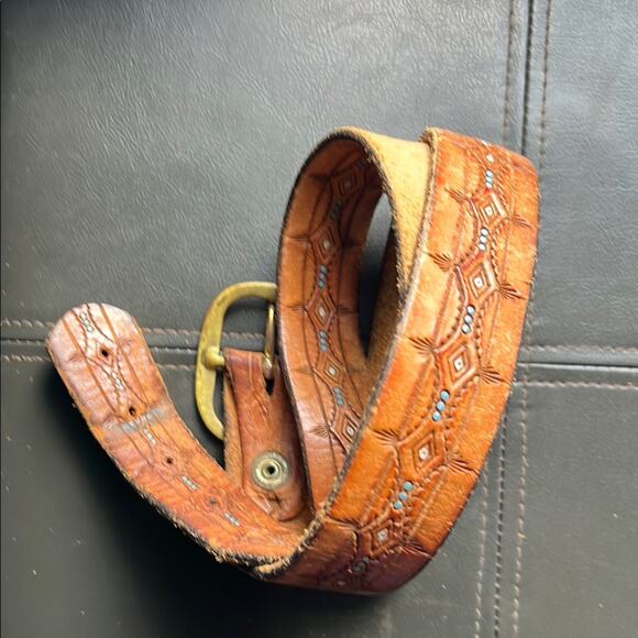 Vintage | Tan Tooled Leather Belt with Solid Brass Buckle Boho Western - Picture 9 of 10